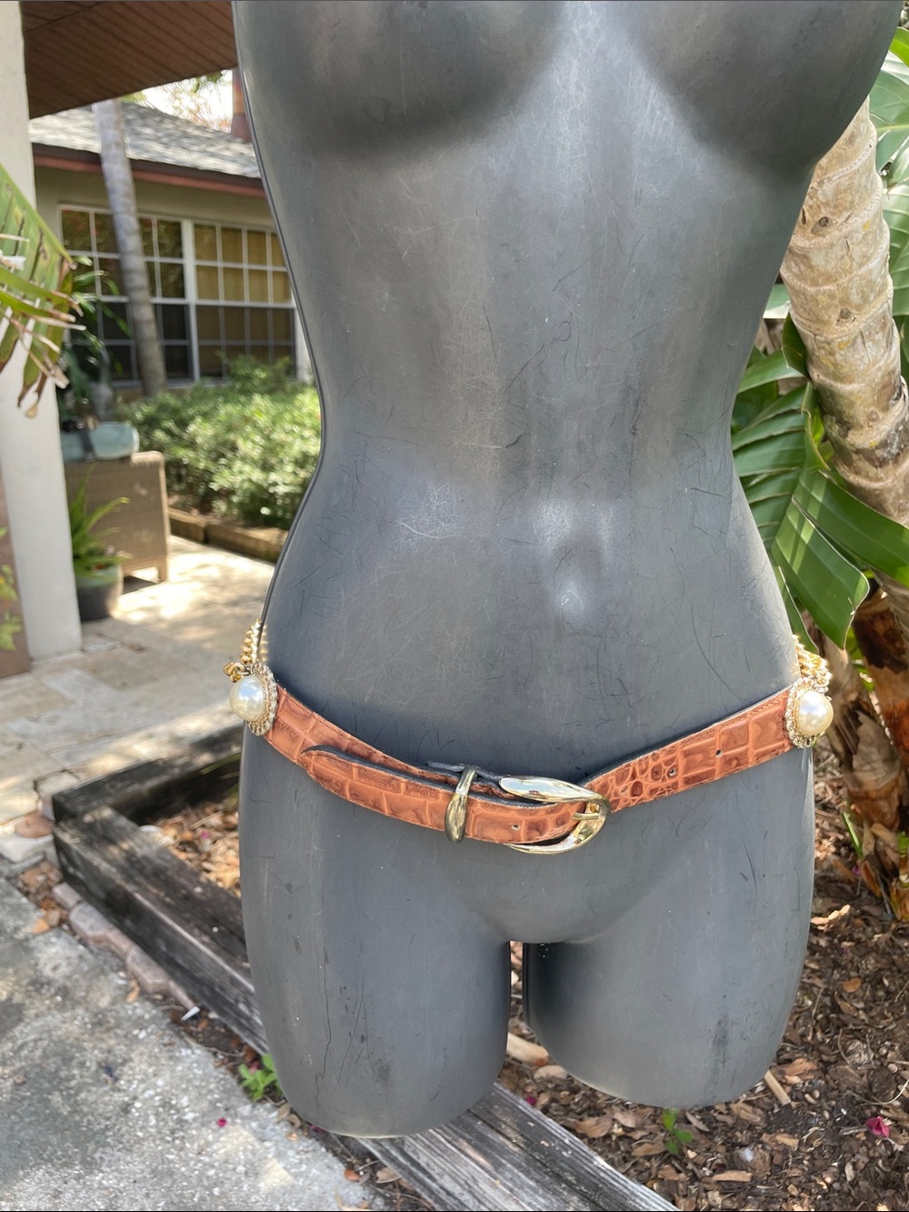 alligator leather, pearl and gold chain belt.